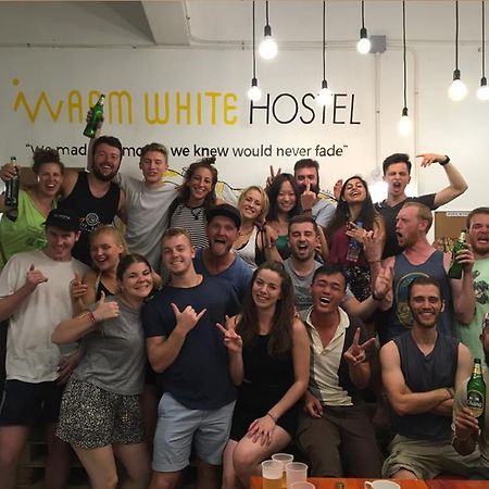 Warm White Hostel Bangkok Exterior photo